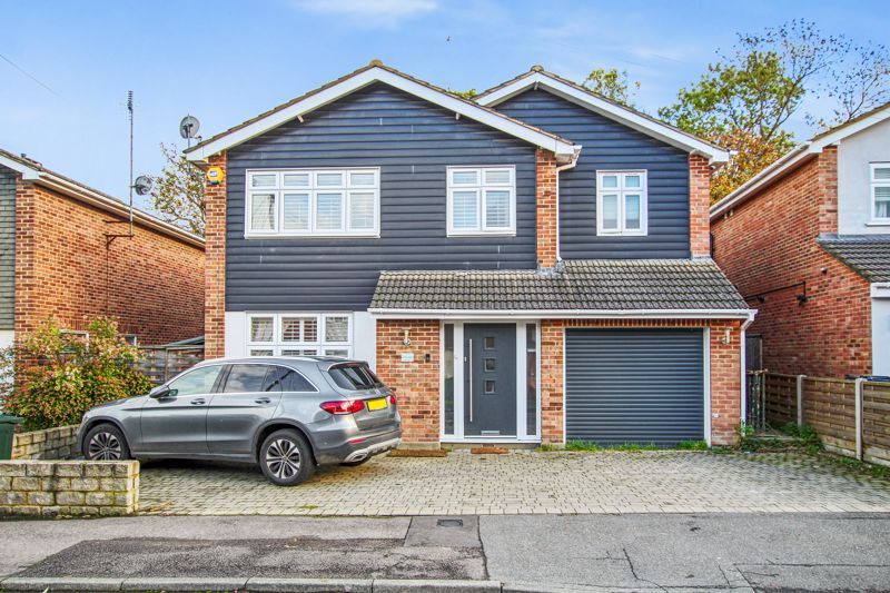 5 bed detached house for sale in Park Way, Bexley DA5, £875,000
