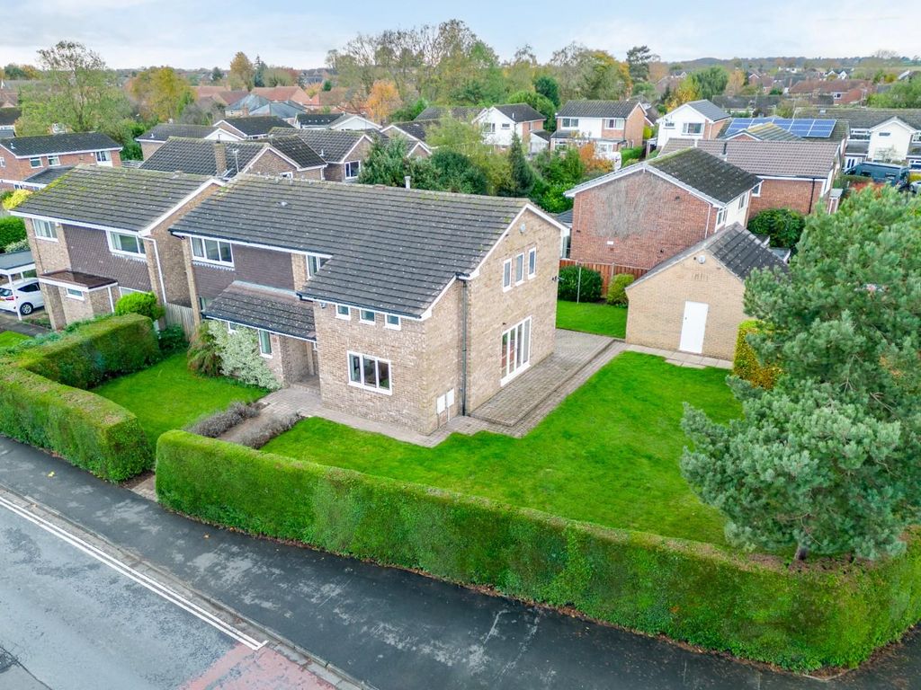 5 bed detached house for sale in Merchant Way, Copmanthorpe, York YO23, £600,000