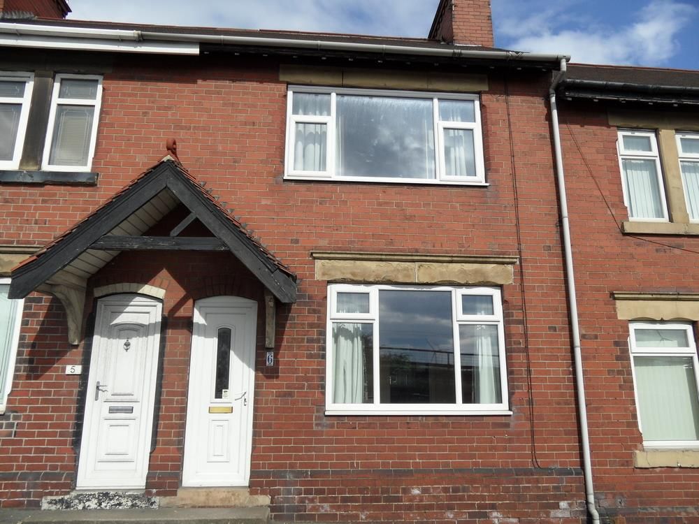2 bed property to rent in Hill Crest, Skellow, Doncaster DN6, £625 pcm