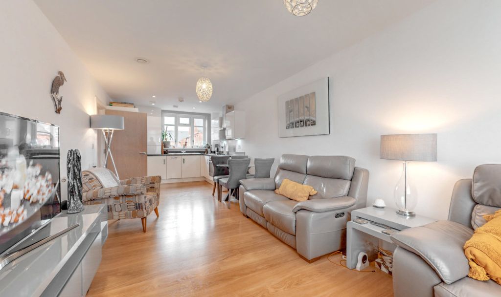 2 bed flat for sale in Mary Munnion Quarter, Chelmsford CM2, £217,000