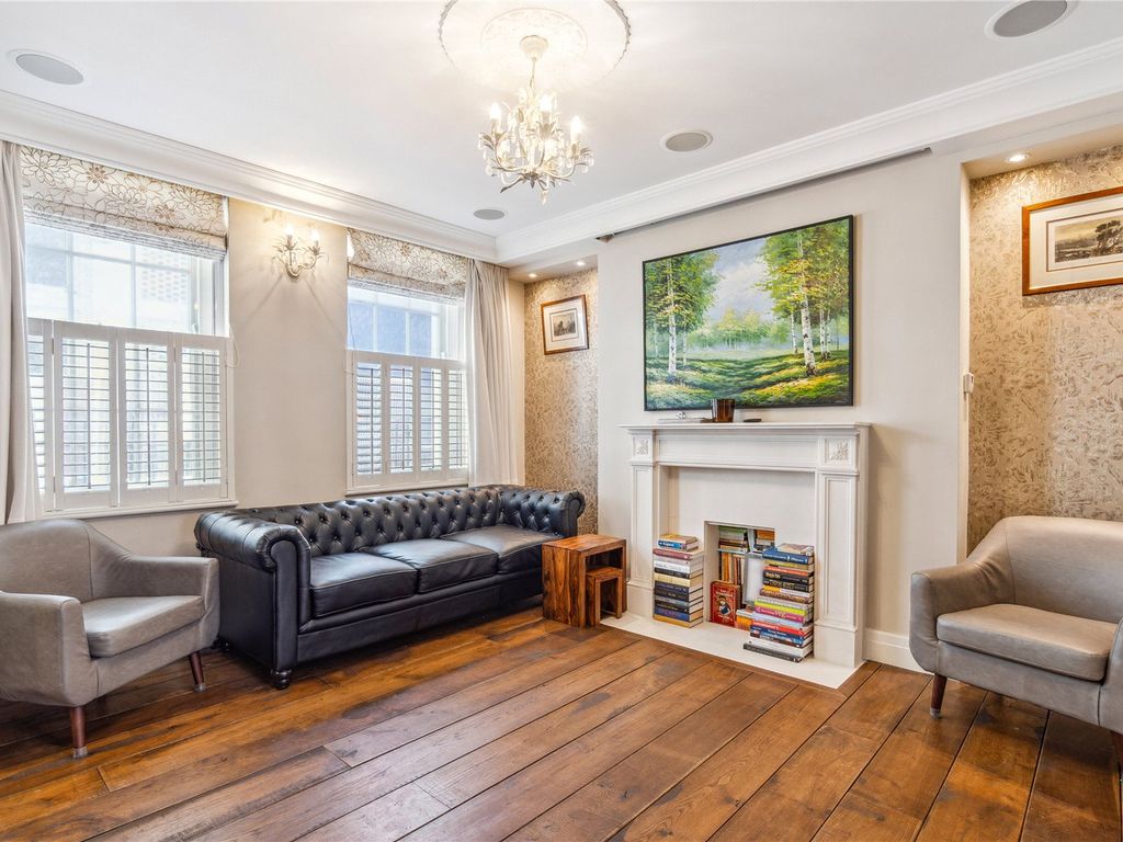 2 bed flat for sale in Wyndham Street, London W1H, £850,000