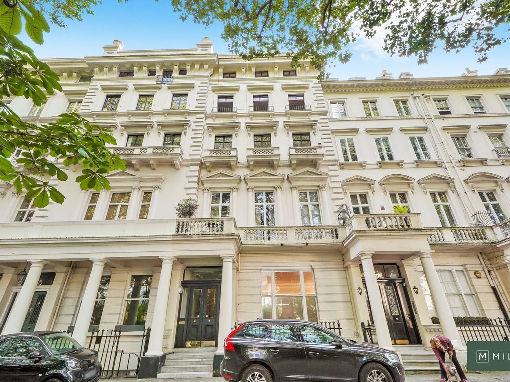3 bed flat for sale in Westbourne Terrace, London W2, £1,850,000