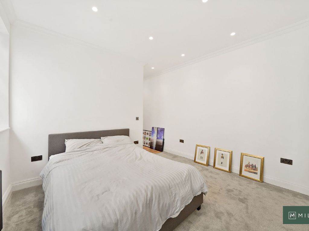 3 bed flat for sale in Westbourne Terrace, London W2, £1,850,000
