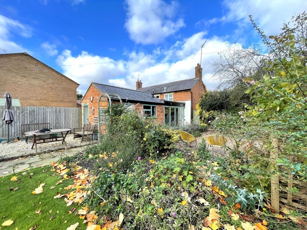 4 bed detached house for sale in Buckland Cottage, Lower Boddington NN11, £700,000