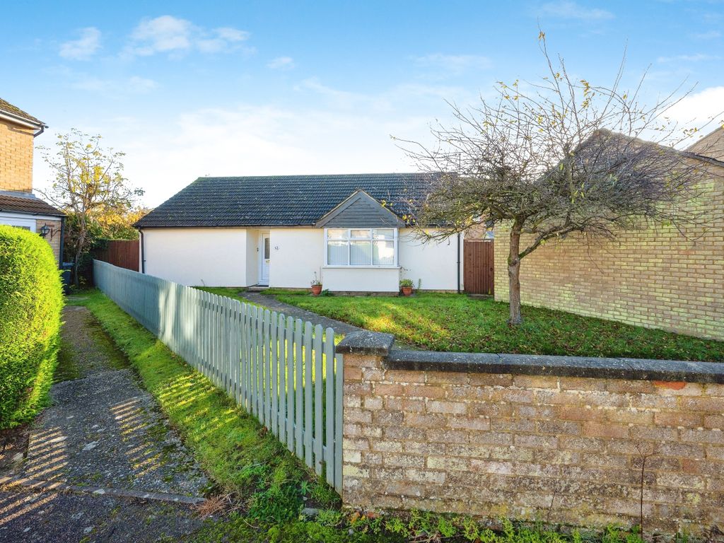 3 bed bungalow for sale in Derwent Rise, Flitwick, Bedford, Bedfordshire MK45, £425,000