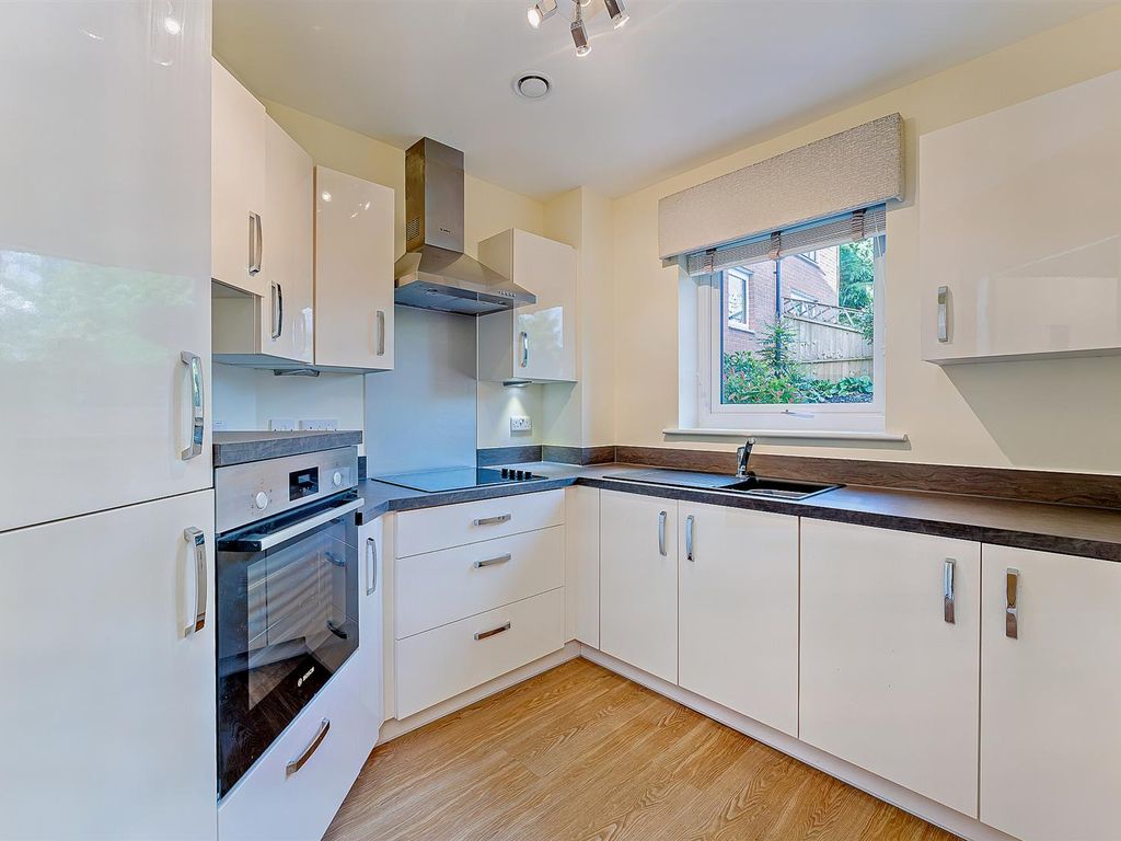 1 bed flat for sale in Old Hall Street, Malpas SY14, £200,000