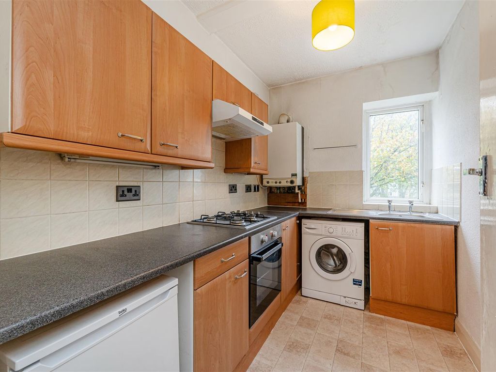 1 bed flat for sale in St. Stephens Road, London E3, £265,000