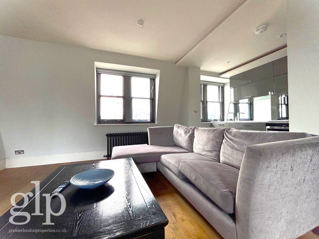2 bed flat to rent in Paramount House, 168 Wardour Street, London, Greater London W1F, £4,000 pcm
