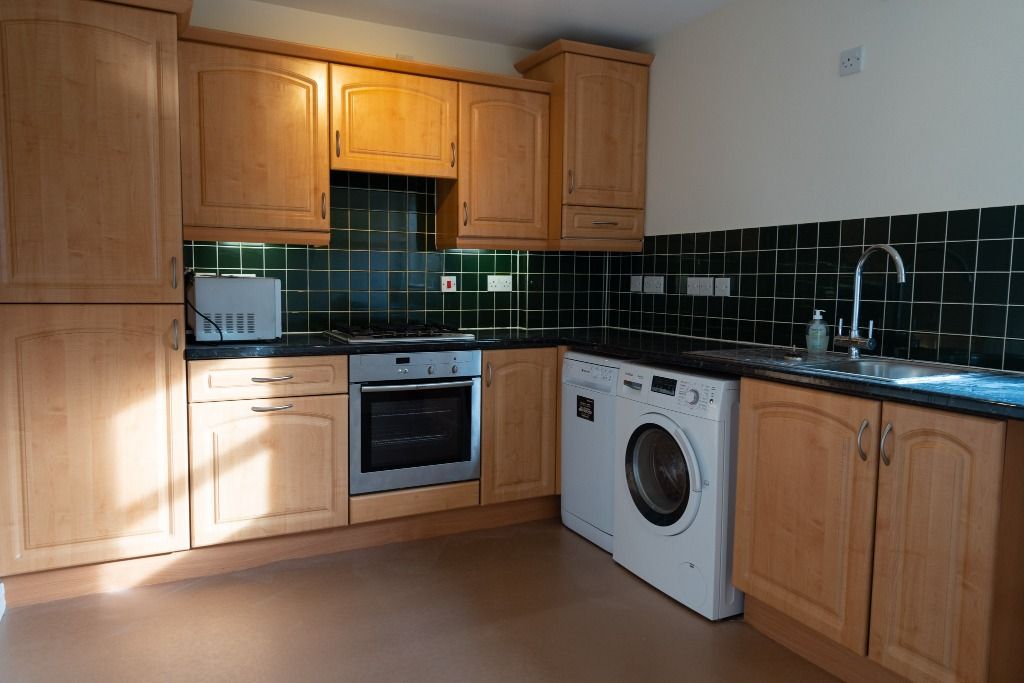 2 bed flat to rent in West Ferryfield, Inverleith, Edinburgh EH5, £1,275 pcm