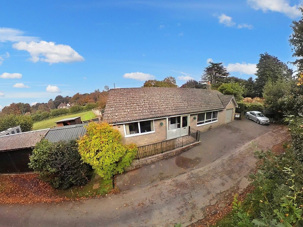 2 bed detached bungalow for sale in Bridgwater Road, Winscombe, North Somerset. BS25, £855,000