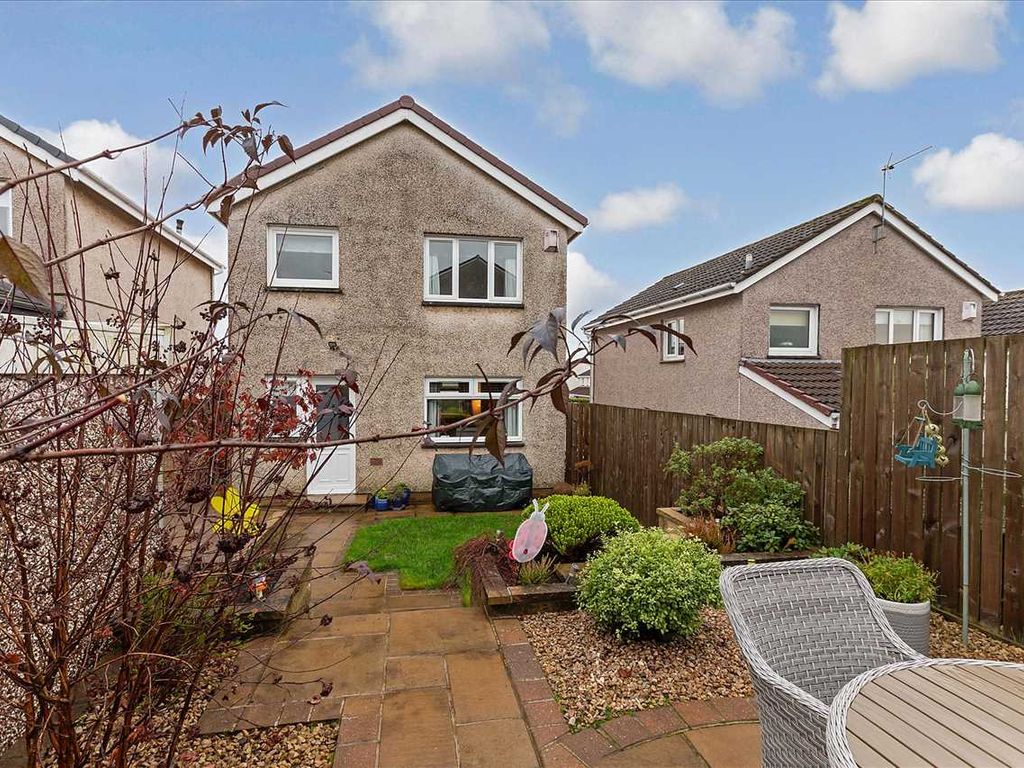 3 bed detached house for sale in Borthwick Drive, Gardenhall, East Kilbride G75, £235,000