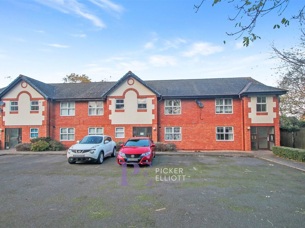 1 bed flat for sale in St. Johns, Hinckley LE10, £100,000