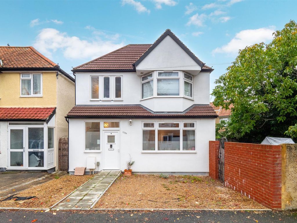 2 bed detached house for sale in Erskine Road, Sutton SM1, £550,000