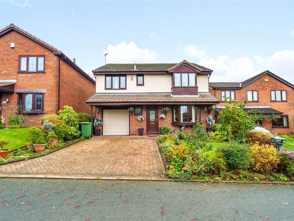 4 bed detached house for sale in Ashwood Drive, Royton, Oldham, Greater Manchester OL2, £415,000