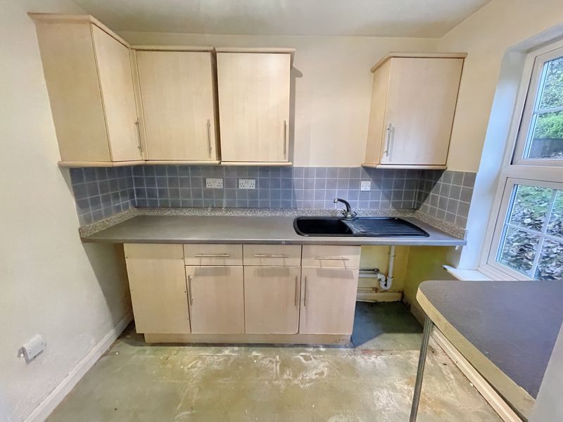 1 bed flat for sale in West Wycombe Road, High Wycombe HP11, £148,500