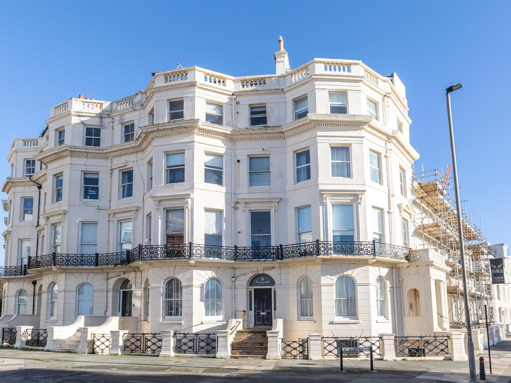 1 bed flat for sale in St. Aubyns, Hove BN3, £375,000