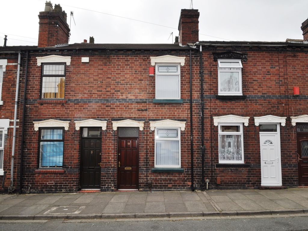 2 bed terraced house to rent in Newfield Street, Tunstall ST6, £595 pcm