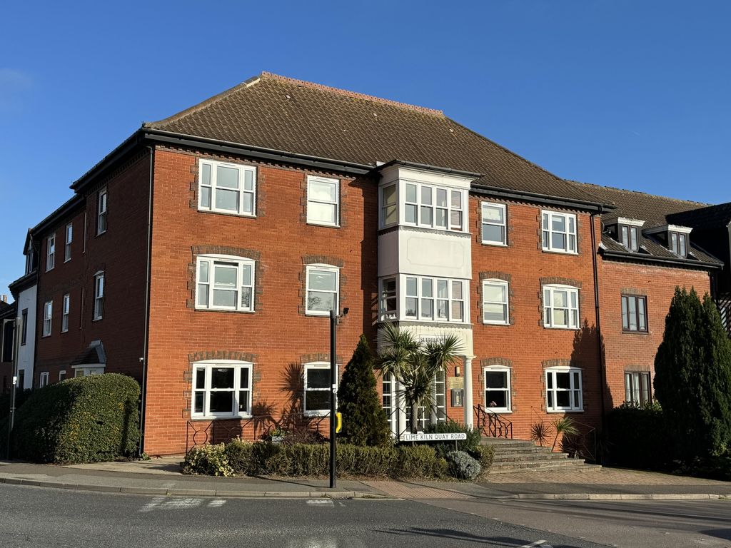 1 bed flat for sale in Lime Kiln Quay Road, Woodbridge IP12, £115,000