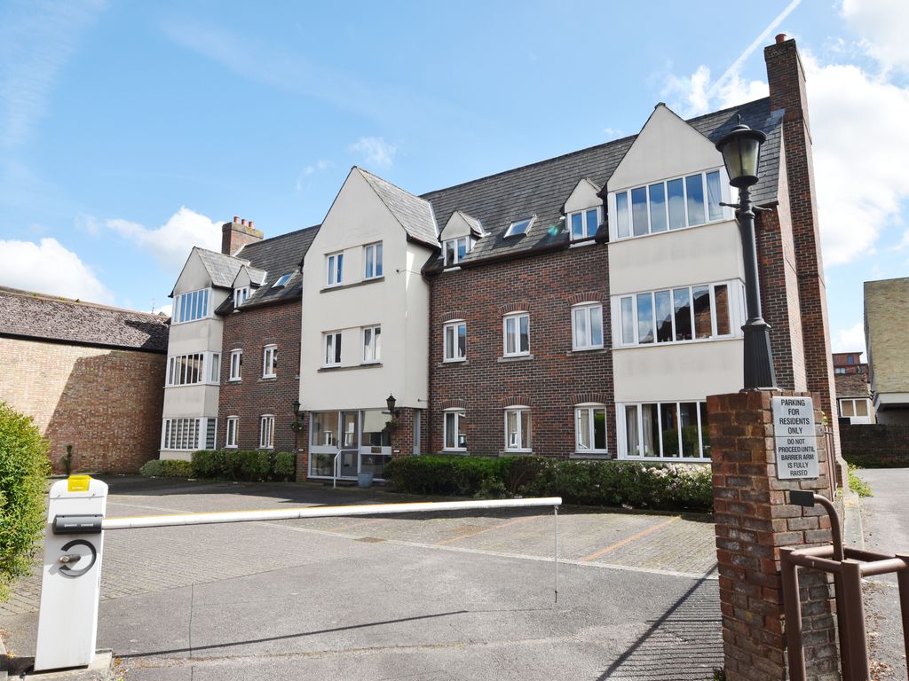 2 bed flat for sale in St Lawrence Court, Bocking End, Braintree CM7, £220,000