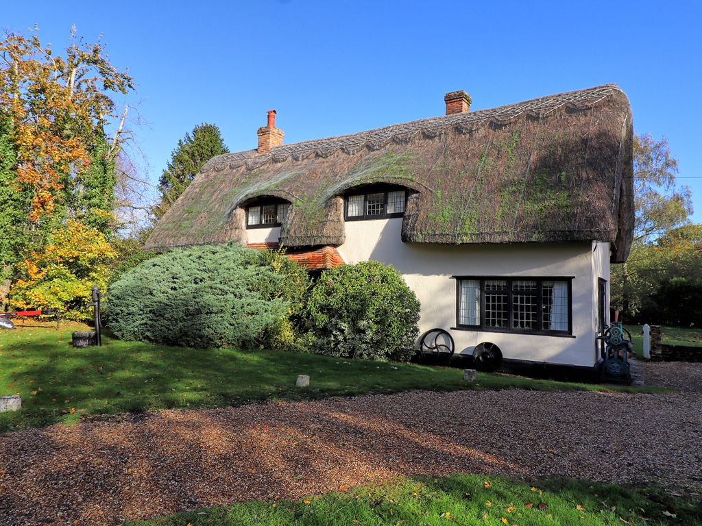 3 bed detached house for sale in Lower Green Road, Blackmore End, Braintree, Essex CM7, £750,000