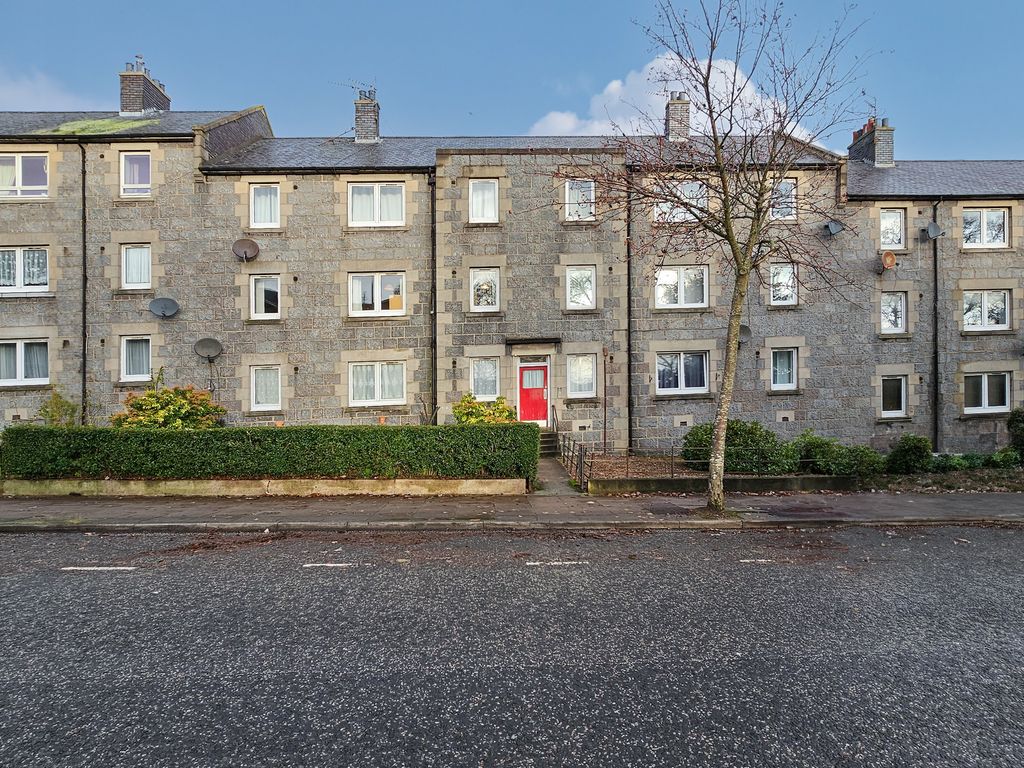3 bed flat to rent in Willowbank Road, Aberdeen AB11, £1,050 pcm