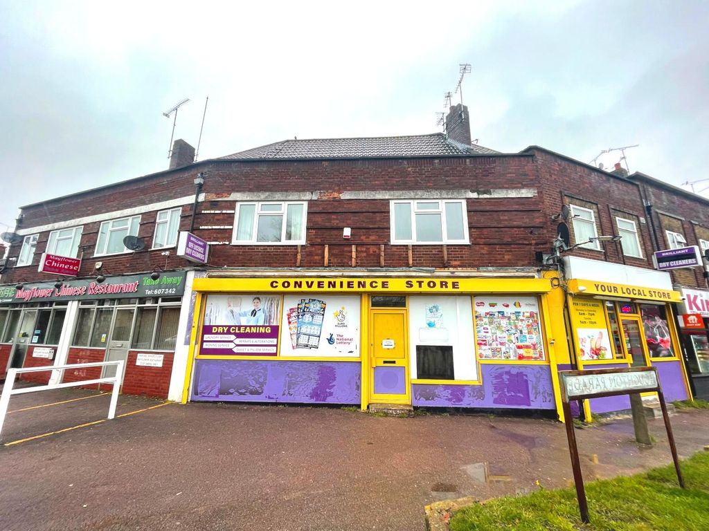 Retail premises for sale in Houghton Parade, Houghton Road, Dunstable LU6, £250,000