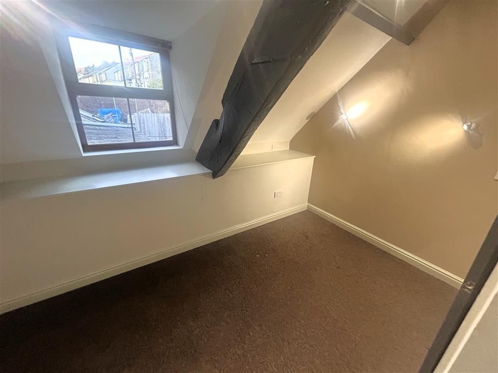 3 bed property to rent in Park Place, Abertillery NP13, £1,200 pcm