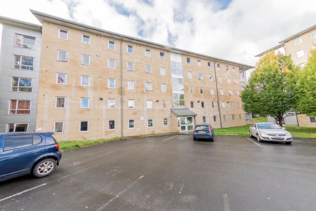 1 bed flat for sale in Great Horton Road, Great Horton, Bradford BD7, £5,000