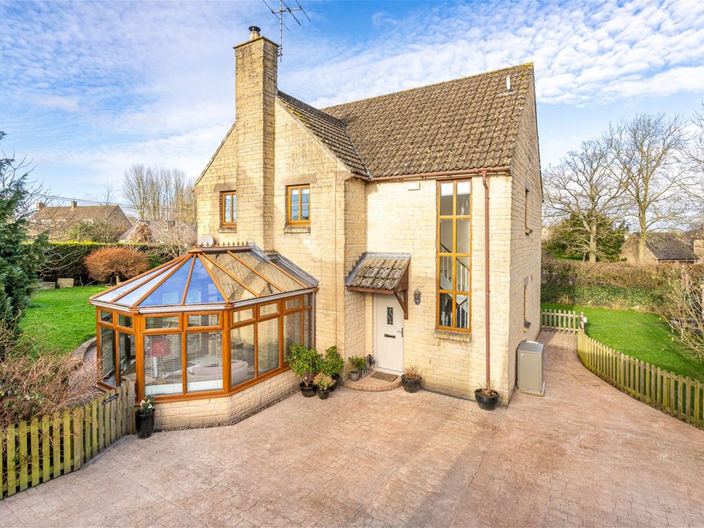 4 bed detached house for sale in Upper Minety, Malmesbury SN16, £695,000