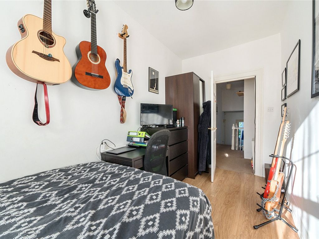 2 bed flat for sale in Park Road, High Barnet, Barnet EN5, £425,000