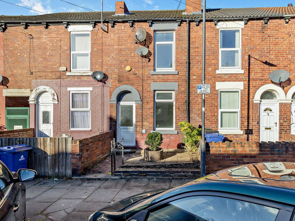 2 bed terraced house for sale in Park Road, Doncaster DN1, £100,000