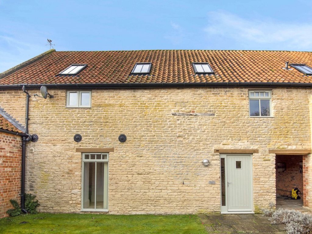 3 bed barn conversion for sale in Home Farm Barns, Bloxholm, Lincolnshire LN4, £395,000