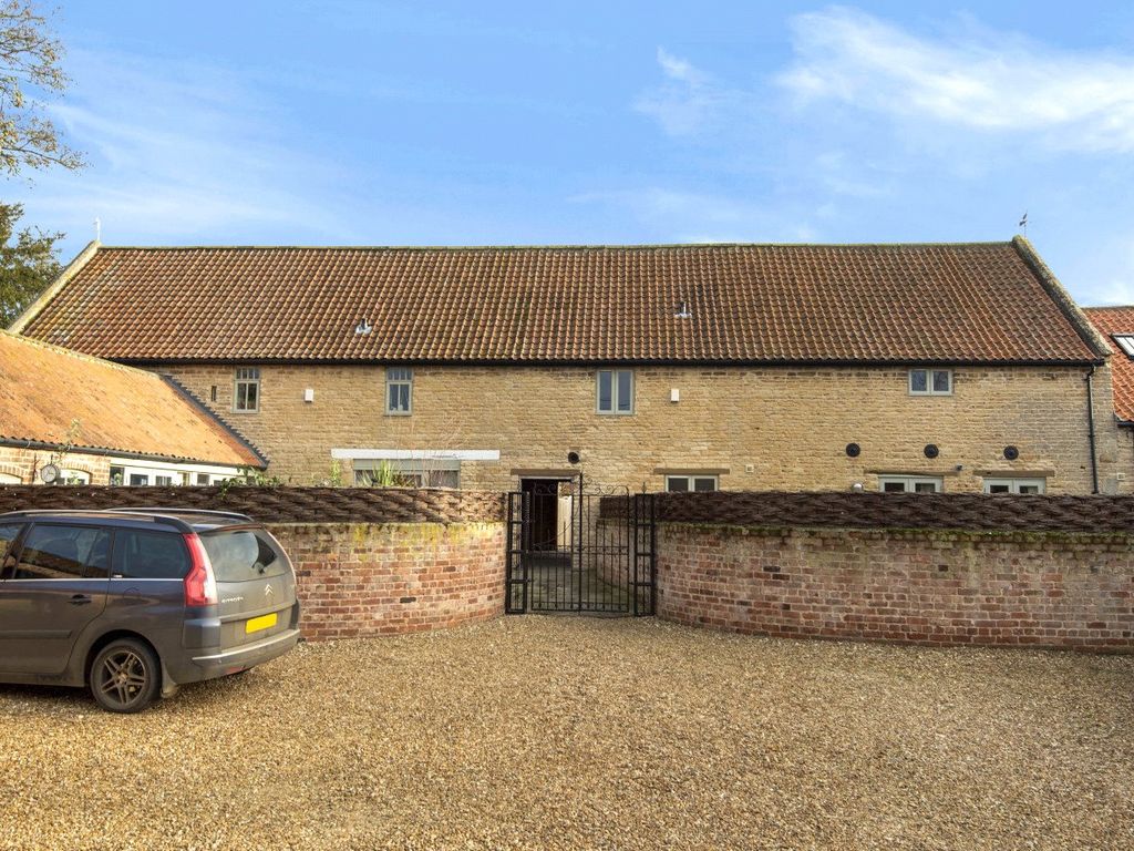 3 bed barn conversion for sale in Home Farm Barns, Bloxholm, Lincolnshire LN4, £395,000