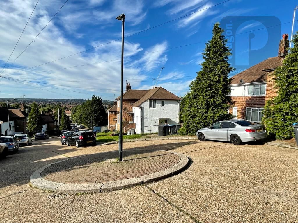 2 bed maisonette for sale in Haydon Close, Kingsbury, London NW9, £299,950