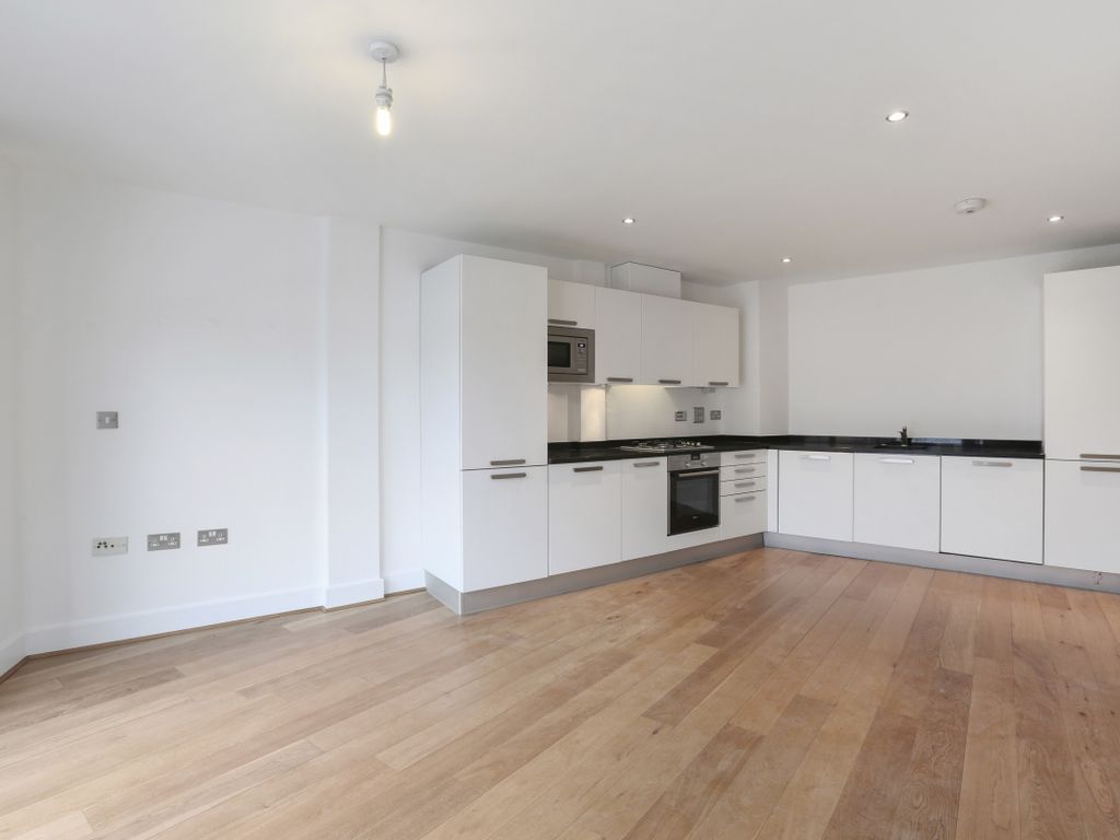 2 bed flat to rent in Goswell Road, London EC1V, £2,800 pcm