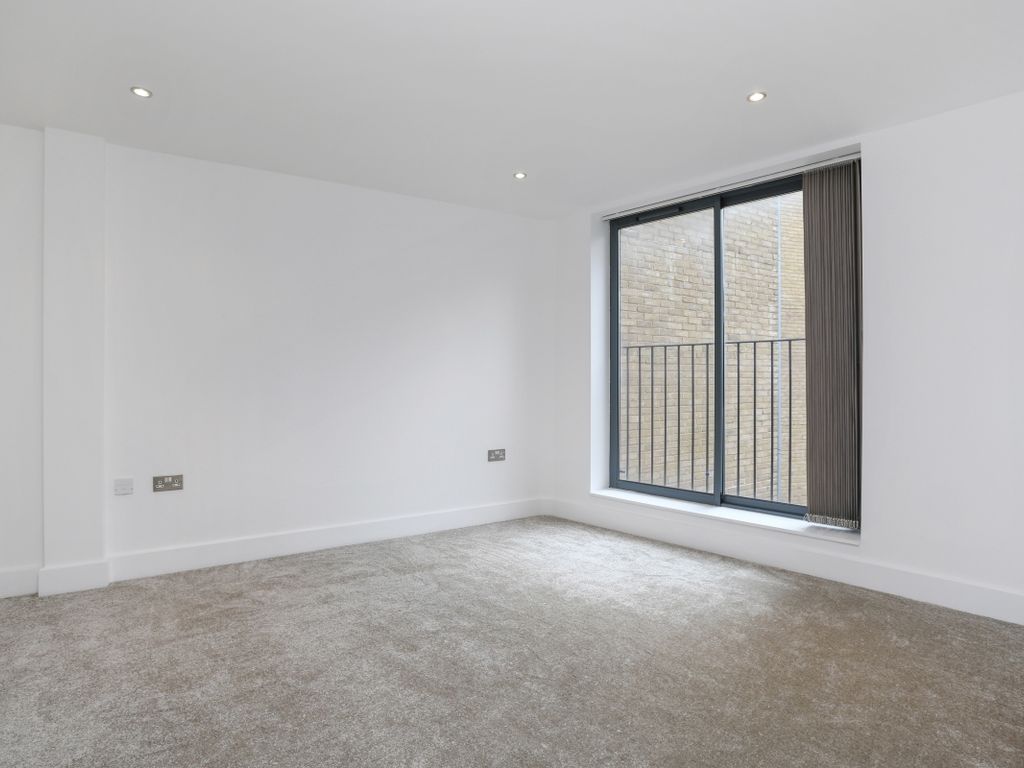 2 bed flat to rent in Goswell Road, London EC1V, £2,800 pcm