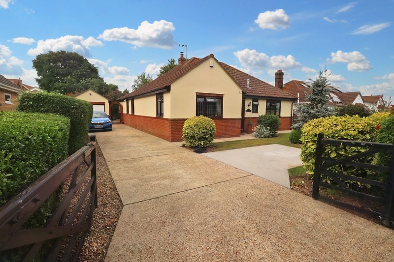 3 bed bungalow for sale in Aingers Green Road, Great Bentley CO7, £525,000