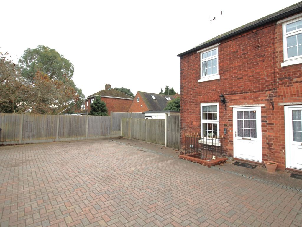 3 bed terraced house to rent in Bewdley Road North, Stourport On Severn DY13, £975 pcm