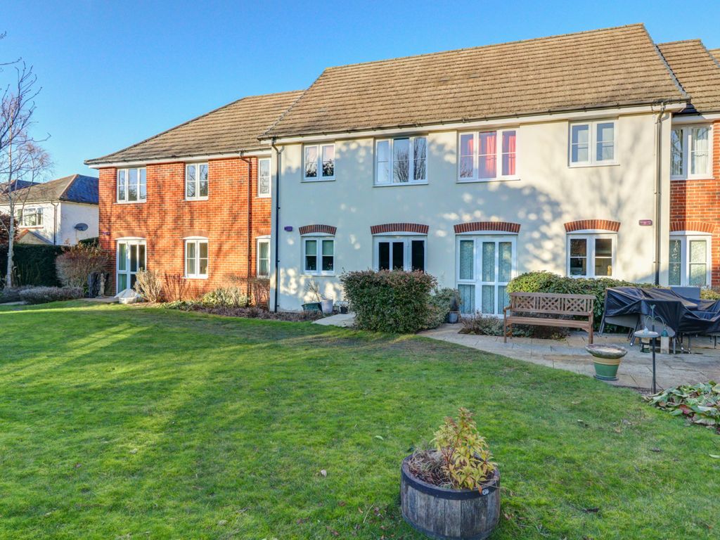 2 bed flat for sale in Penn Road, Hazlemere, High Wycombe HP15, £250,000
