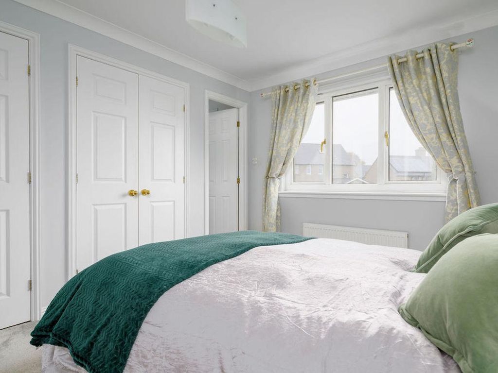 4 bed detached house for sale in Benview, Bannockburn FK7, £280,000