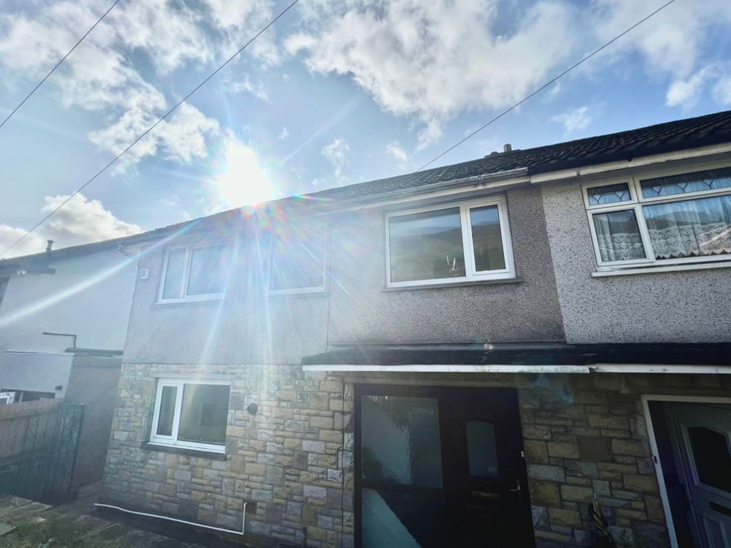 3 bed semi-detached house to rent in Sycamore Drive, Tonypandy CF40, £850 pcm