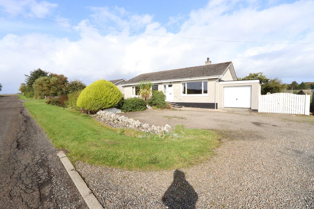 3 bed detached bungalow for sale in Thrumster, Wick KW1, £140,000