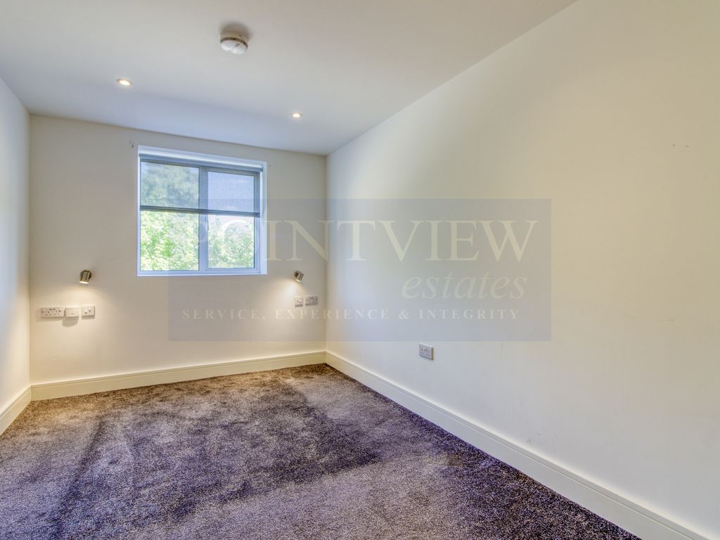 1 bed flat to rent in Woodthorpe Road, Ashford TW15, £1,250 pcm
