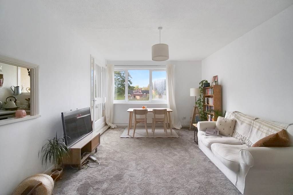 1 bed flat for sale in Belvedere Road, Crystal Palace, London, Greater London SE19, £220,000