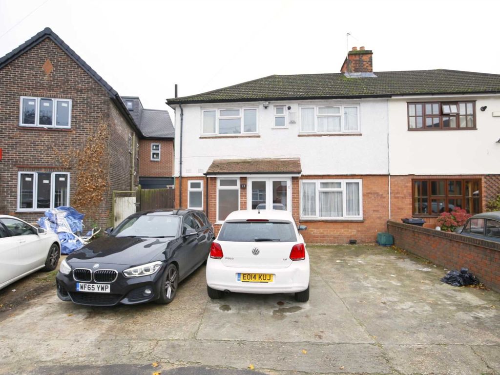 5 bed end terrace house to rent in Bramley Crescent, Ilford IG2, £3,500 pcm