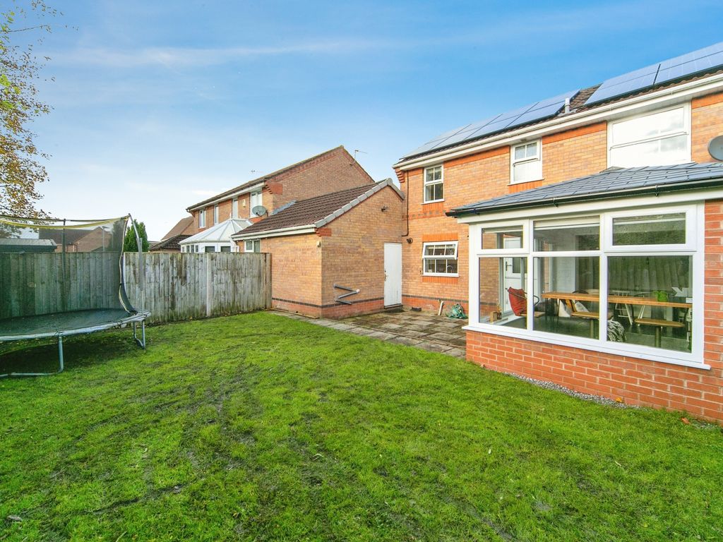 3 bed detached house for sale in Godshill Close, Warrington WA5, £385,000
