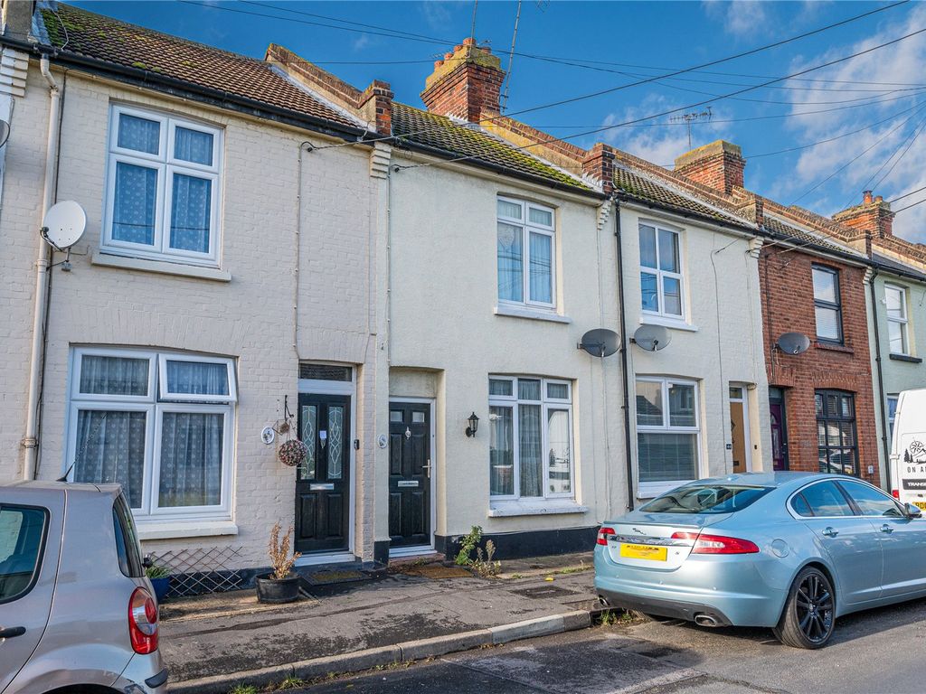 3 bed terraced house for sale in Sutton Court Drive, Rochford, Essex SS4, £285,000