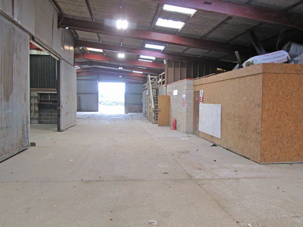 Warehouse to let in East Hoathly, Lewes BN8, £95,000 pa
