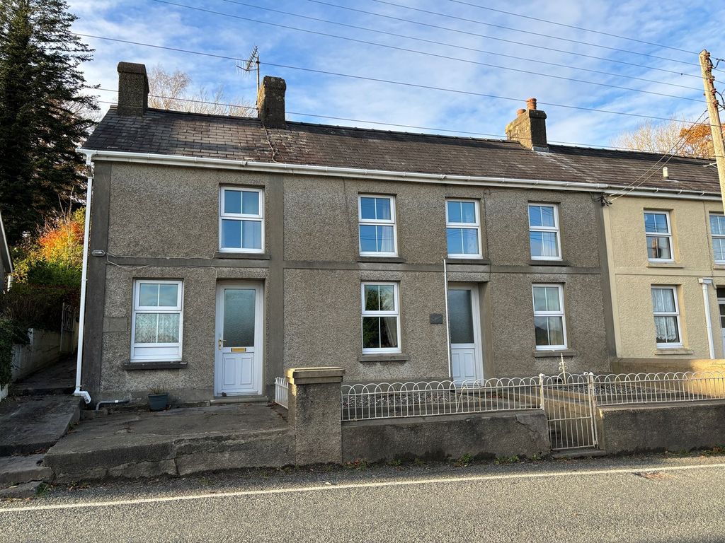 3 bed end terrace house for sale in Alltyblacca, Llanybydder SA40, £135,000
