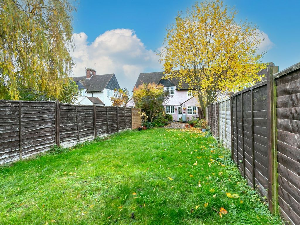 2 bed terraced house for sale in North Avenue, Letchworth Garden City SG6, £280,000